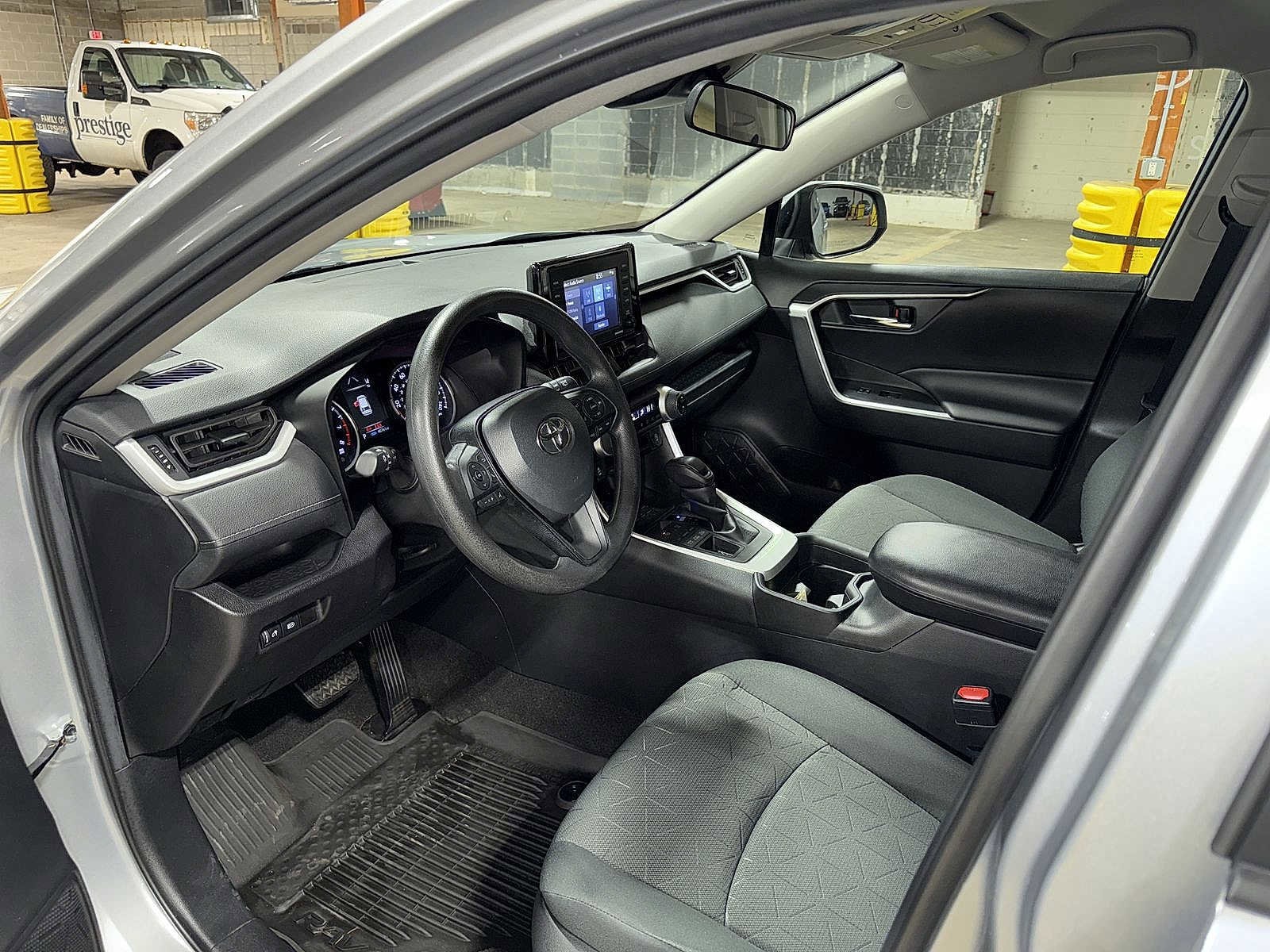 Thumbnail: 2021 Toyota RAV4 - 28