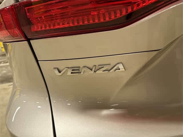 Thumbnail: 2023 Toyota Venza - 25
