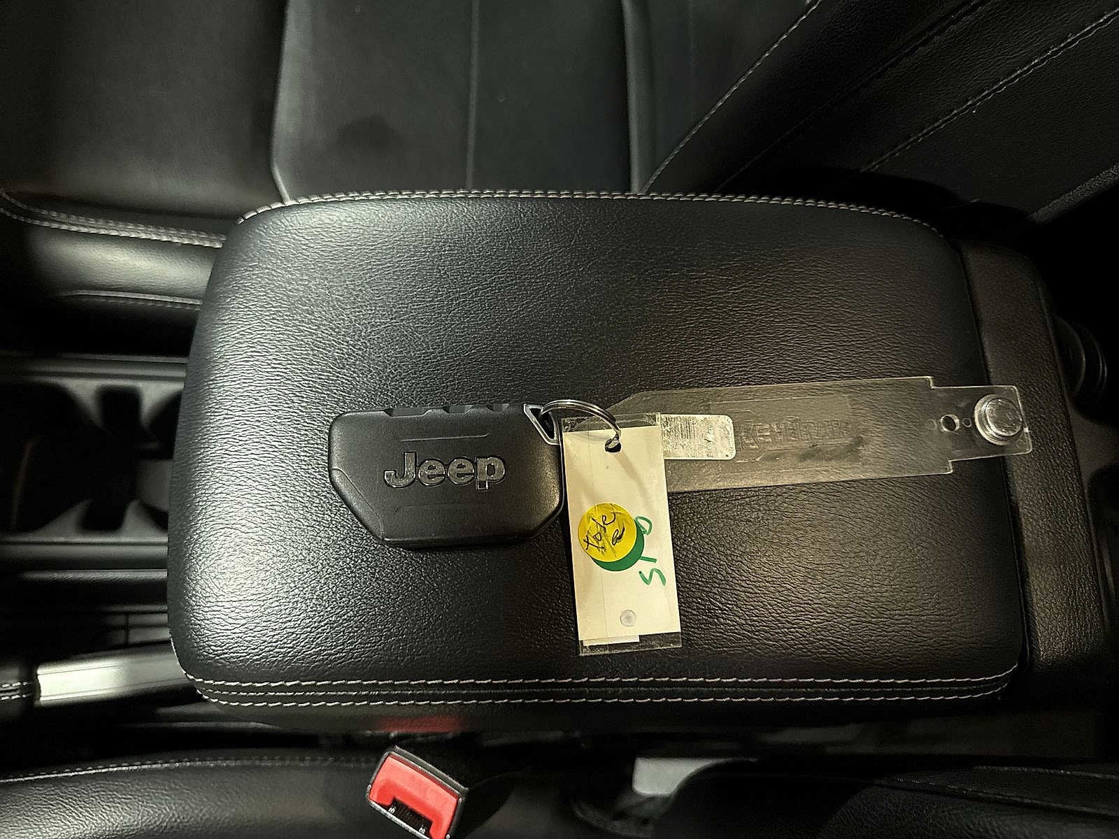 Thumbnail: 2020 Jeep Wrangler - 31