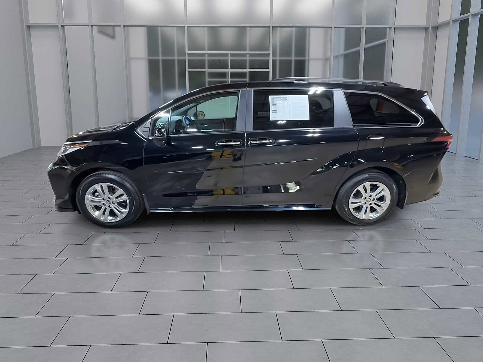 Thumbnail: 2023 Toyota Sienna - 5