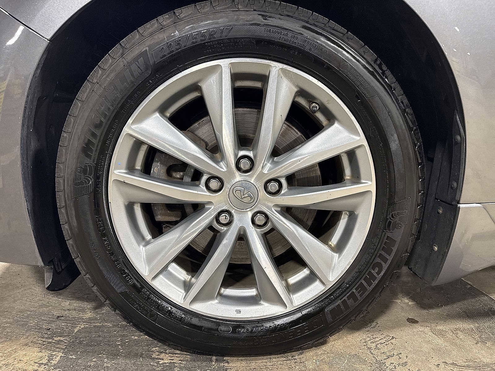 Thumbnail: 2015 INFINITI Q50 - 10