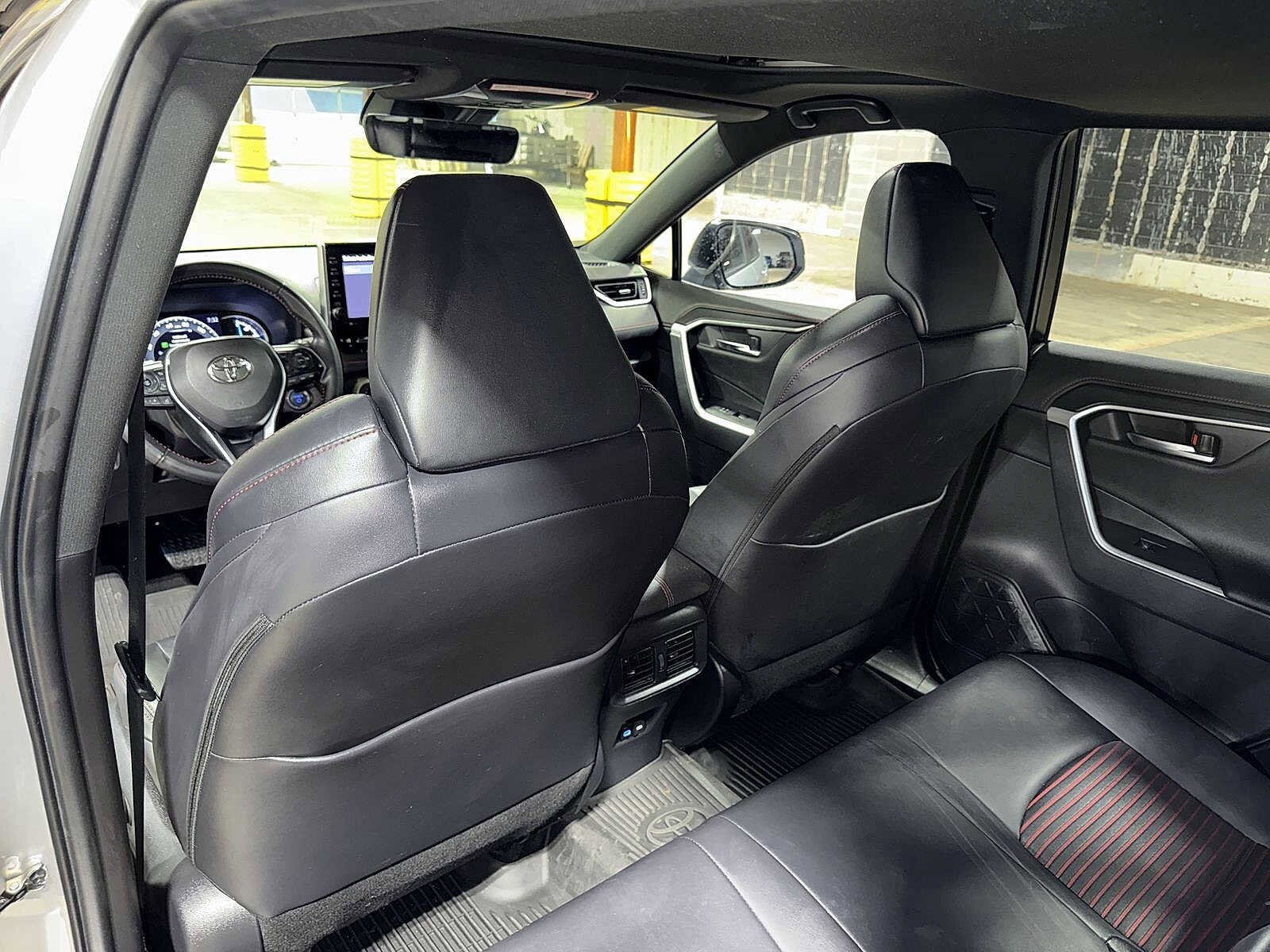 Thumbnail: 2022 Toyota RAV4 - 30