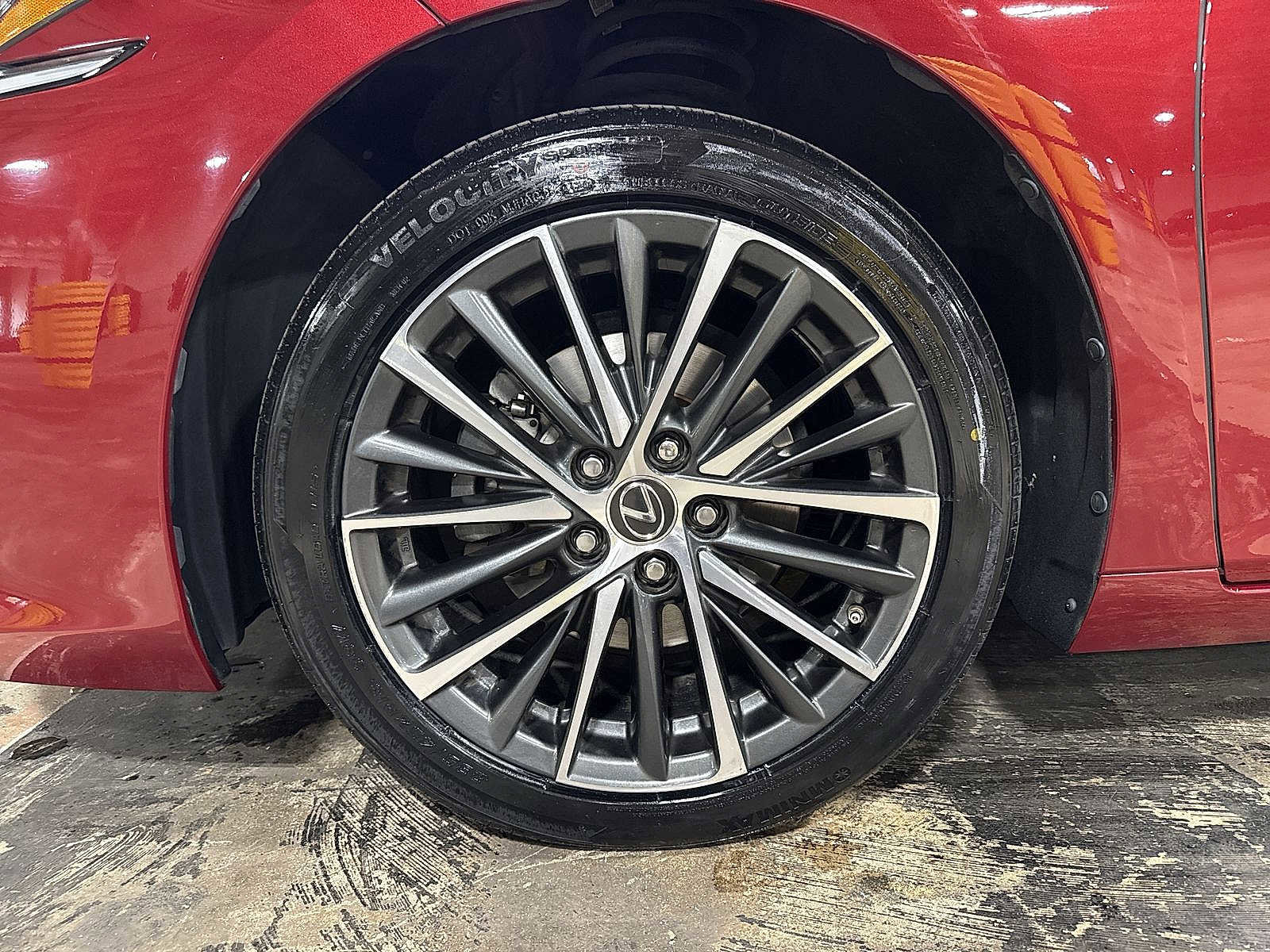 Thumbnail: 2022 Lexus ES - 10