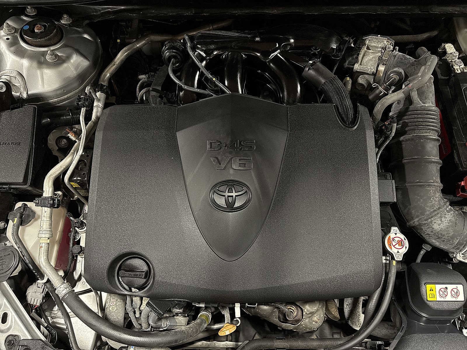 Thumbnail: 2022 Toyota Camry - 12