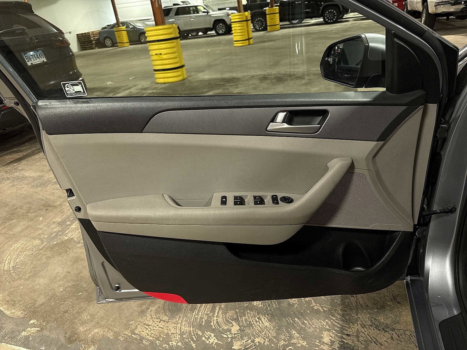 Thumbnail: 2016 Hyundai Sonata - 27