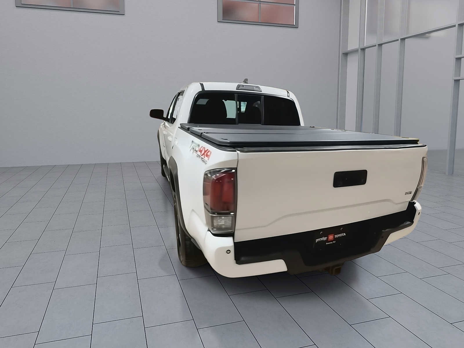 Thumbnail: 2016 Toyota Tacoma - 7