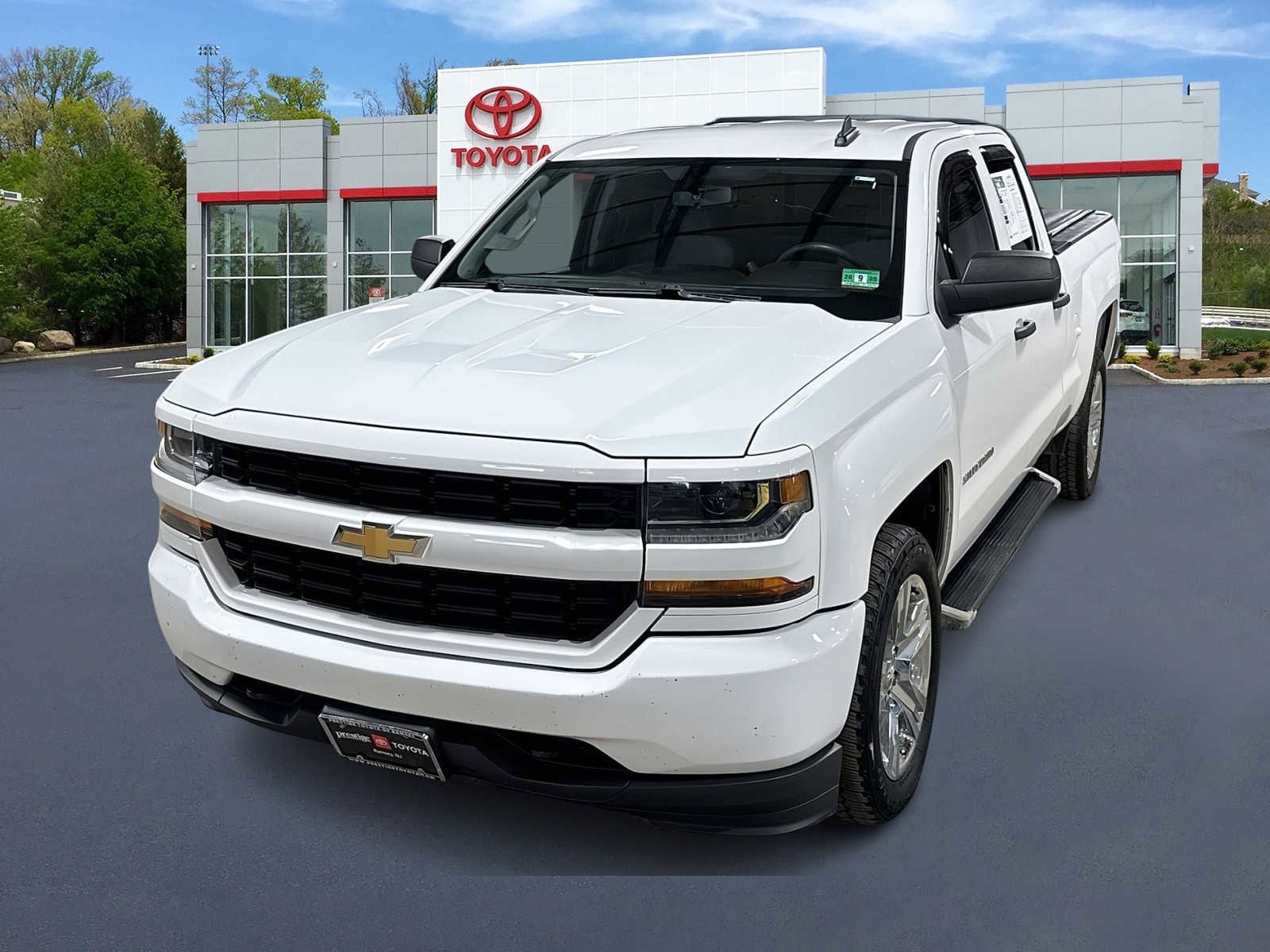 Thumbnail: 2018 Chevrolet Silverado 1500 - 1