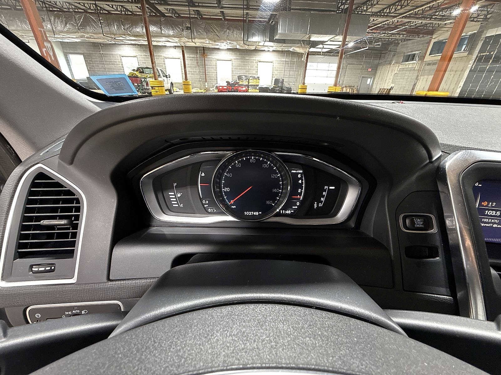Thumbnail: 2017 Volvo XC60 - 33