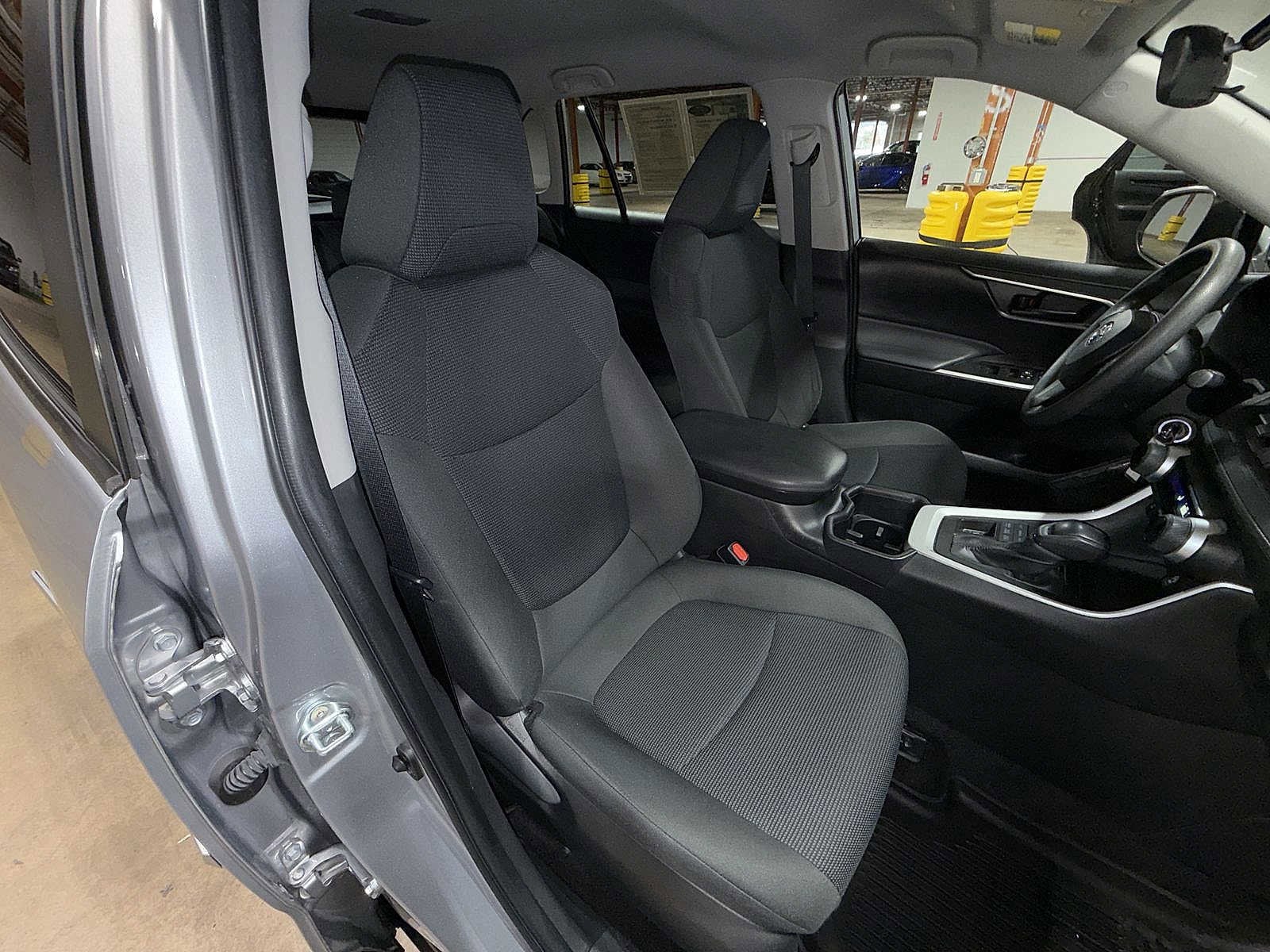 Thumbnail: 2023 Toyota RAV4 - 16