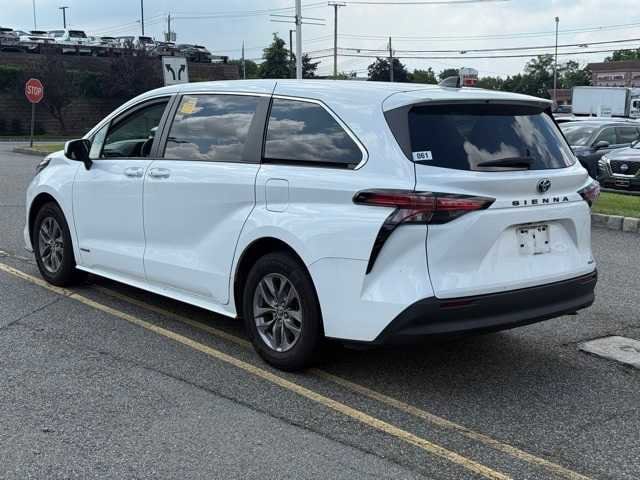 Thumbnail: 2021 Toyota Sienna - 6