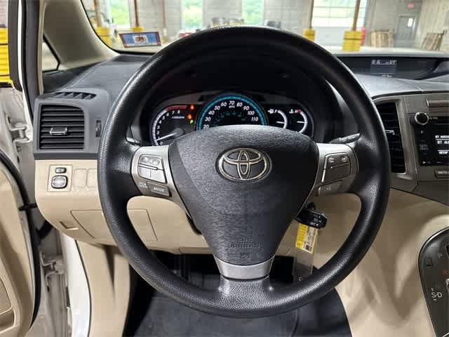 Thumbnail: 2010 Toyota Venza - 17