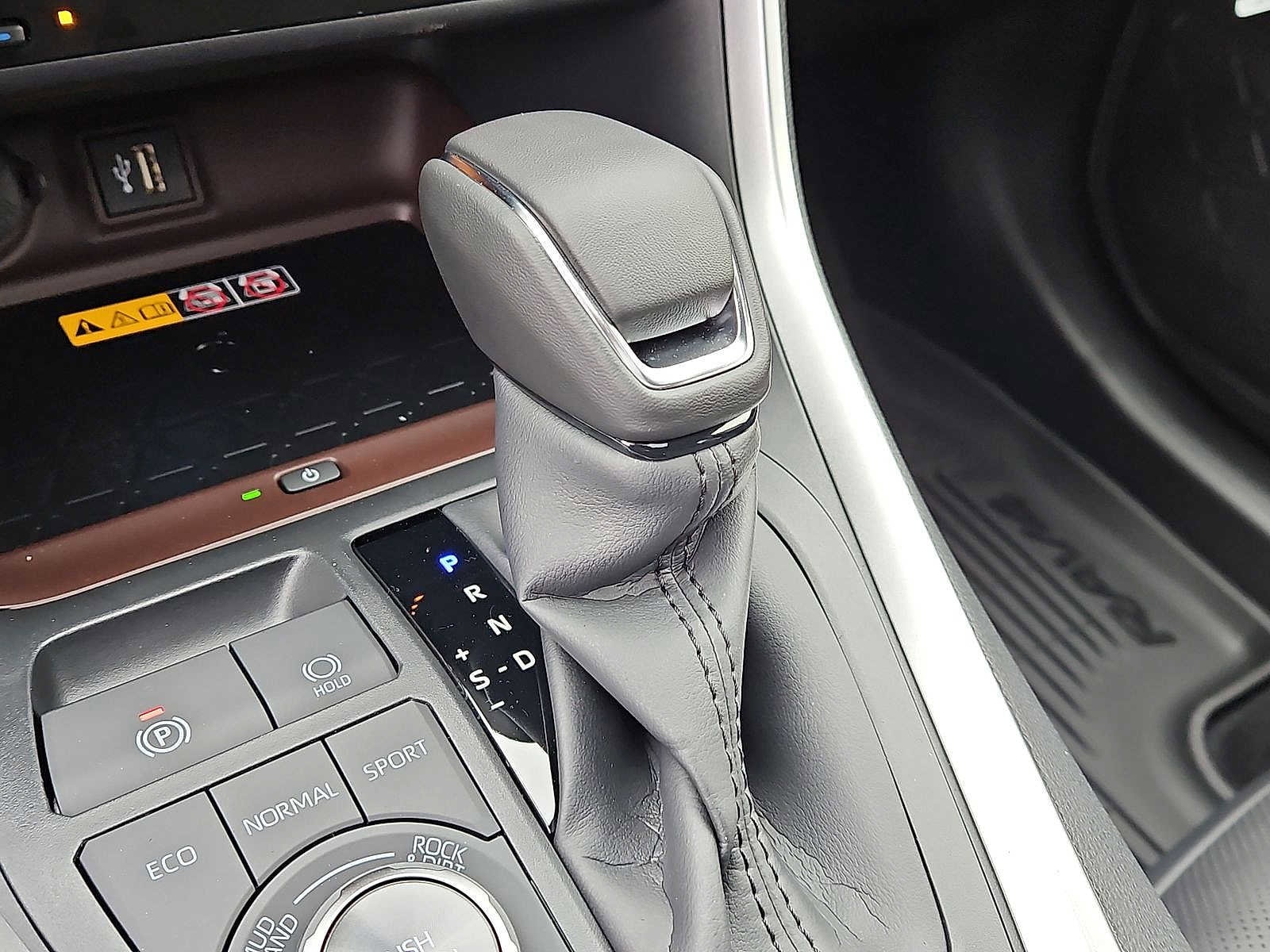 Thumbnail: 2025 Toyota RAV4 - 21