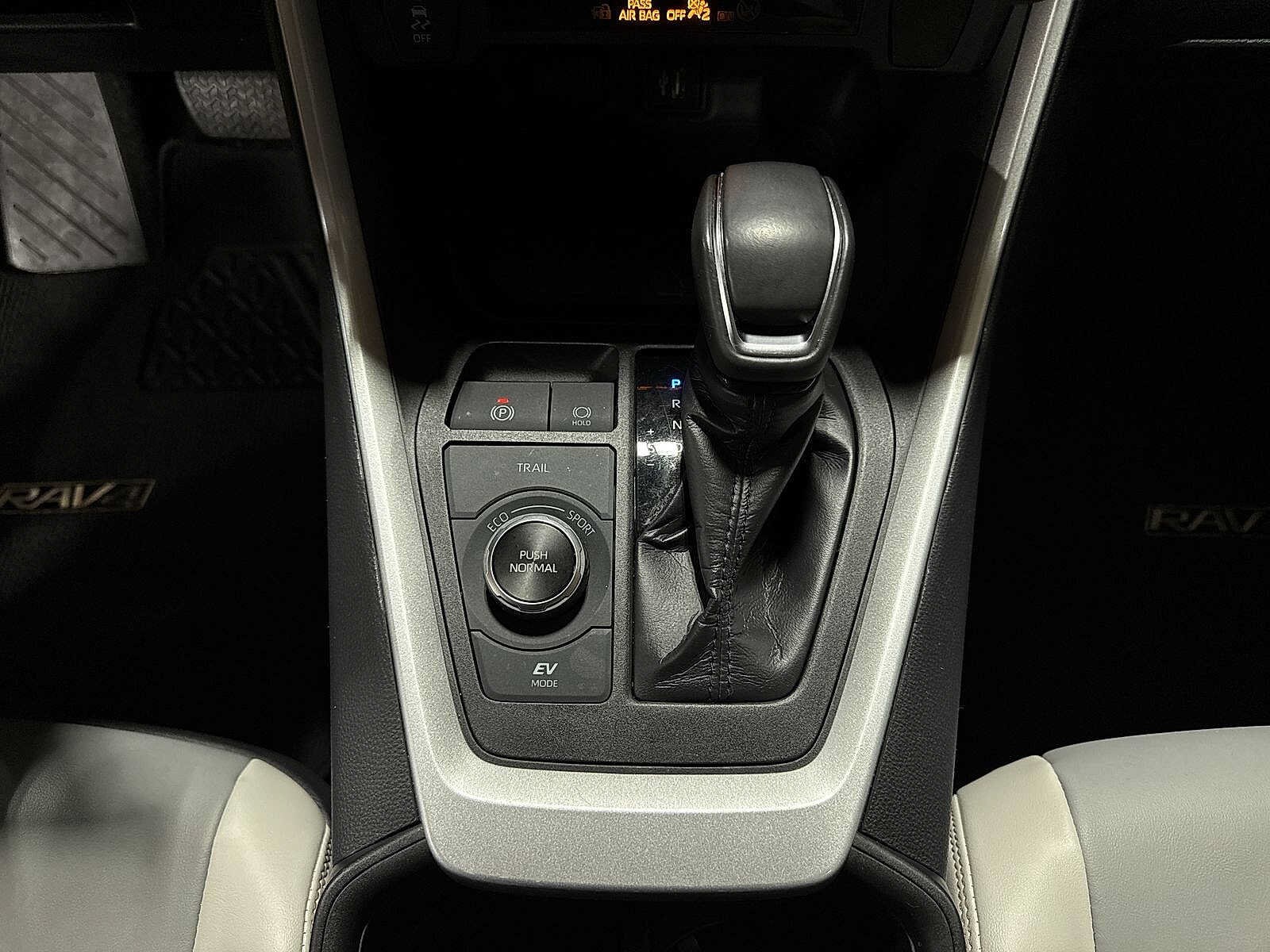 Thumbnail: 2024 Toyota RAV4 - 32