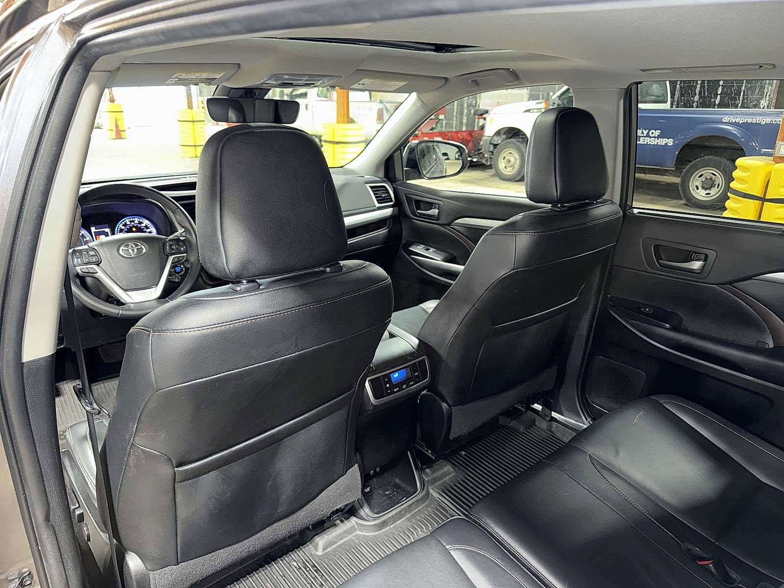 Thumbnail: 2019 Toyota Highlander - 30