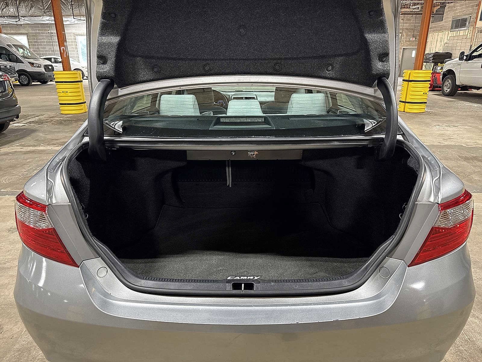 Thumbnail: 2016 Toyota Camry - 10