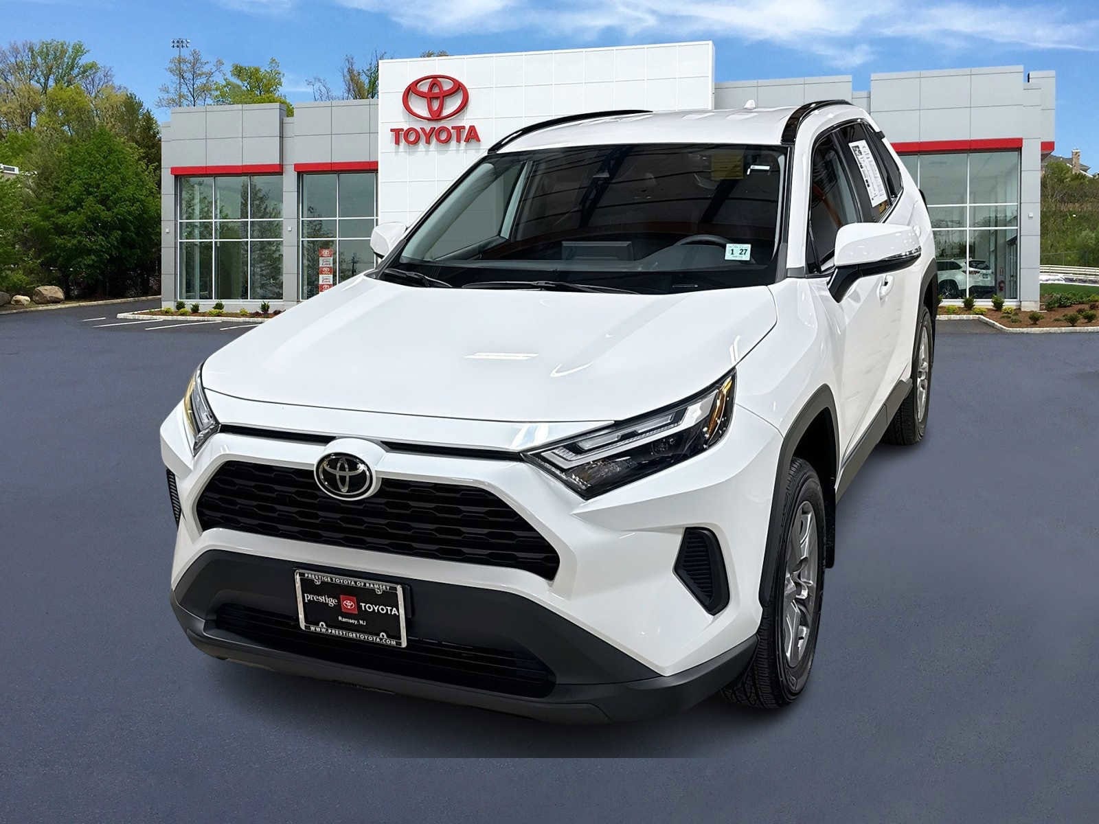 2022 Toyota RAV4 XLE's photo