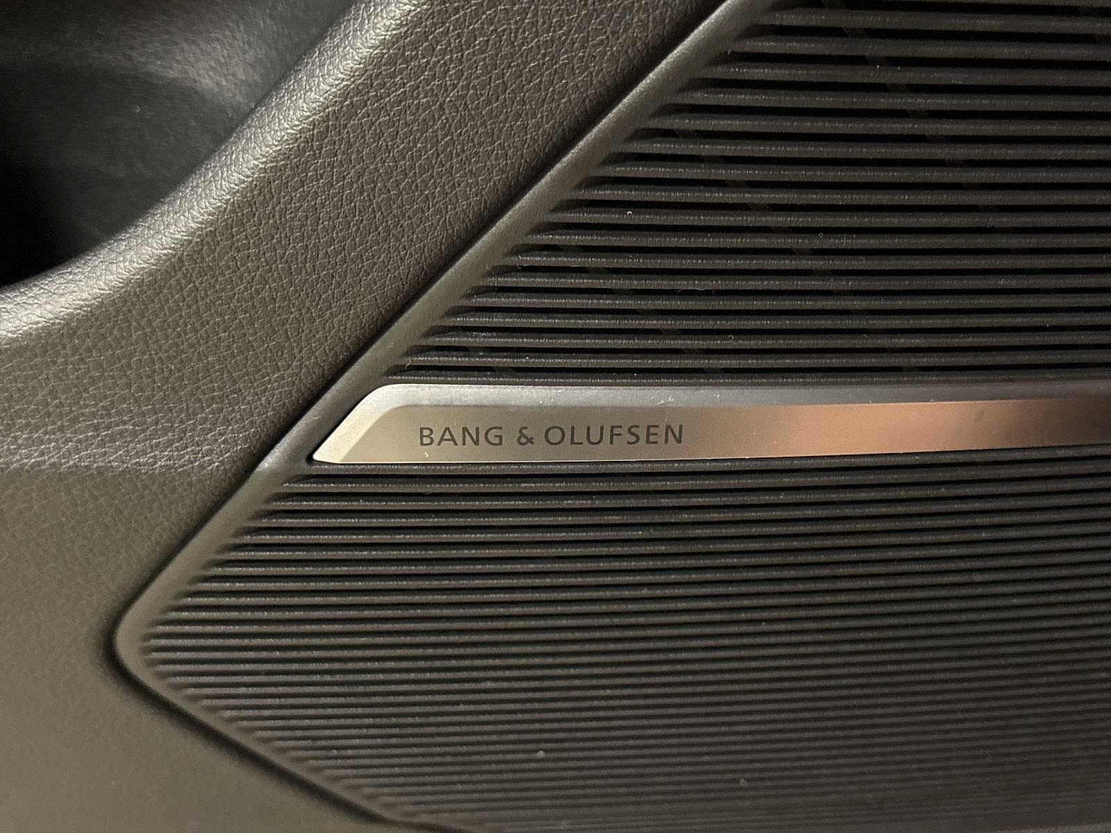 Thumbnail: 2020 Audi Q8 - 33