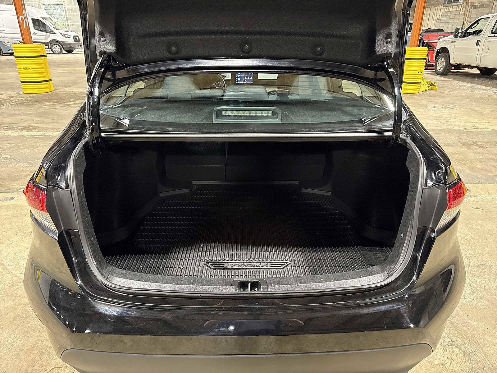 Thumbnail: 2023 Toyota Corolla - 11