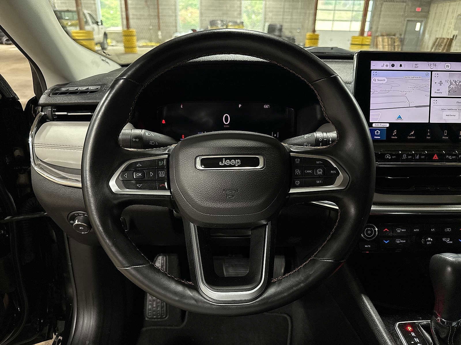 Thumbnail: 2022 Jeep Compass - 18