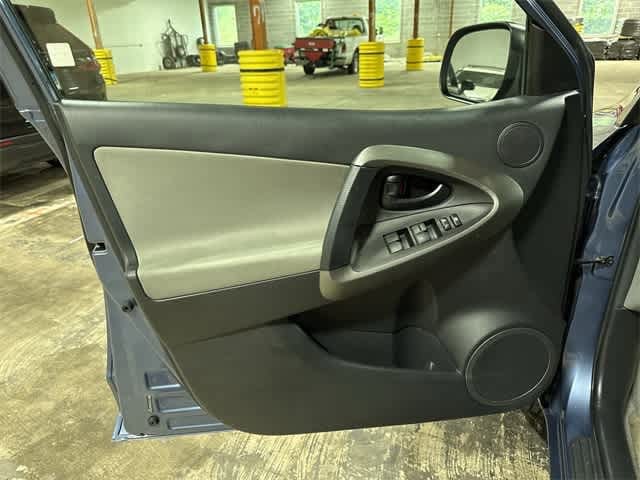 Thumbnail: 2011 Toyota RAV4 - 28