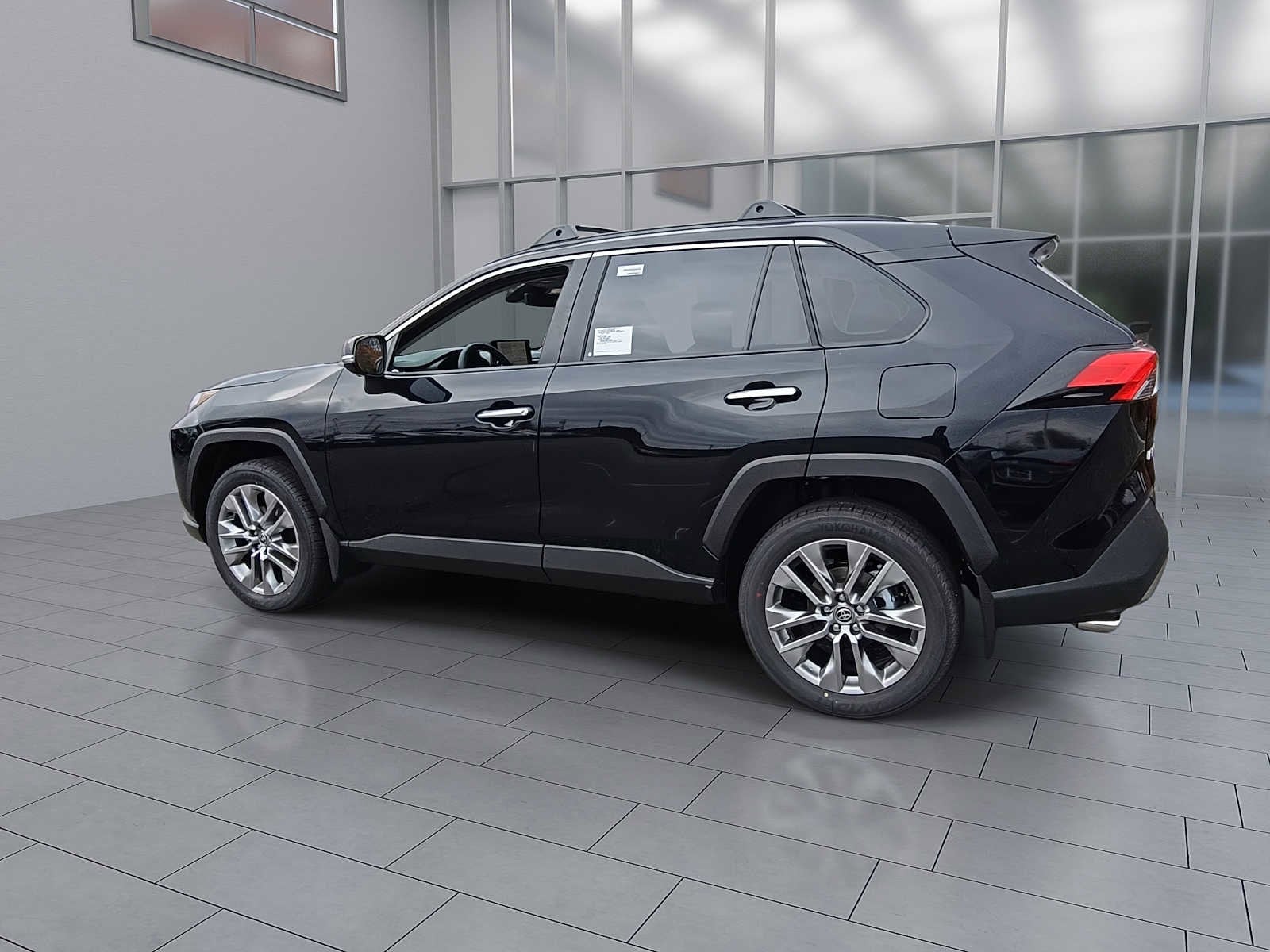 Thumbnail: 2025 Toyota RAV4 - 6