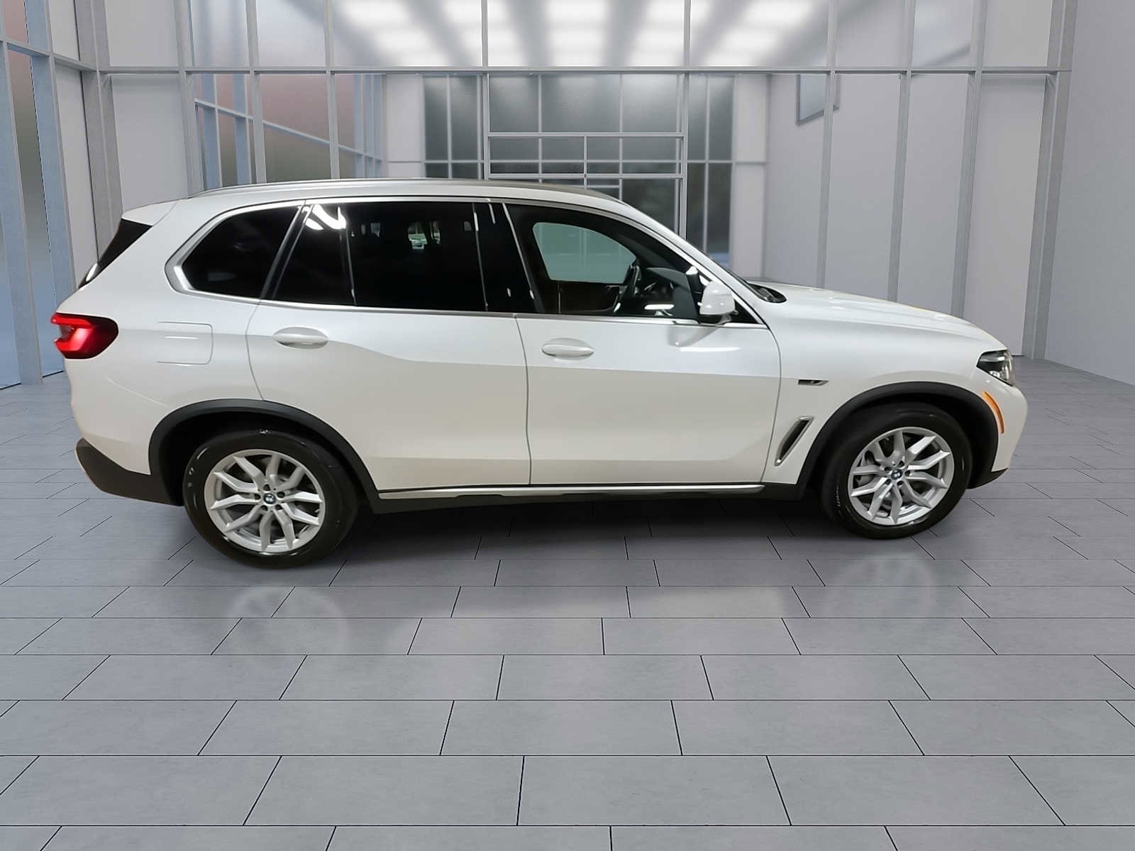 Thumbnail: 2022 BMW X5 - 9