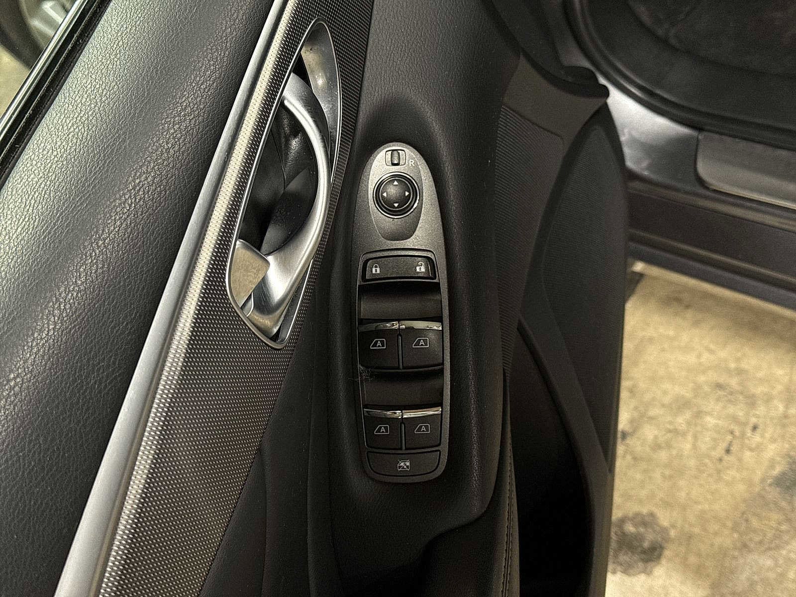 Thumbnail: 2015 INFINITI Q50 - 23