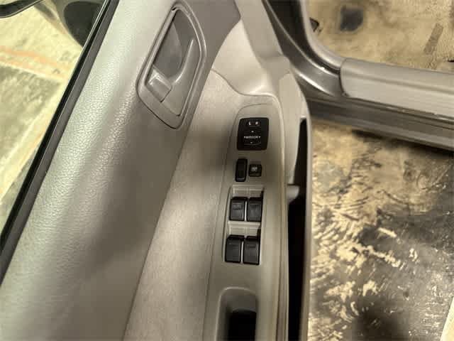 Thumbnail: 2003 Toyota Camry - 22