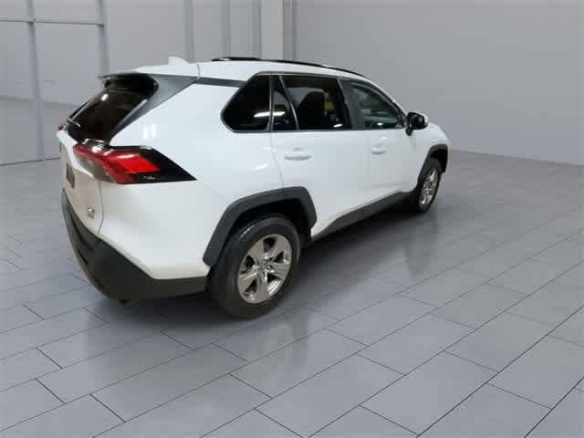 Thumbnail: 2022 Toyota RAV4 - 8