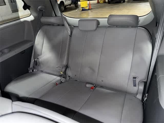Thumbnail: 2015 Toyota Sienna - 18