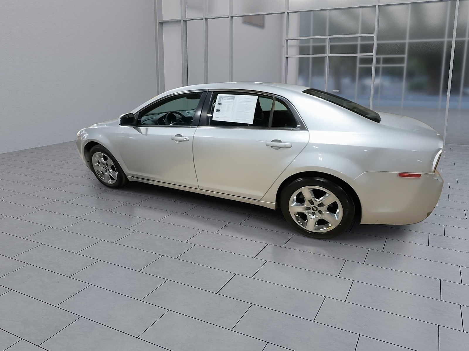 Thumbnail: 2010 Chevrolet Malibu - 6