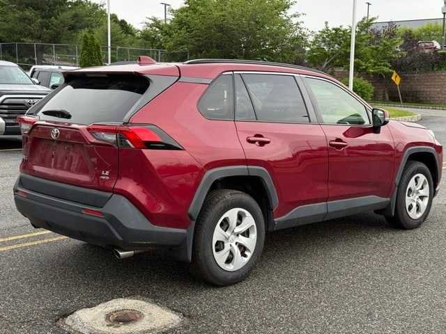2020 Toyota RAV4 LE 4