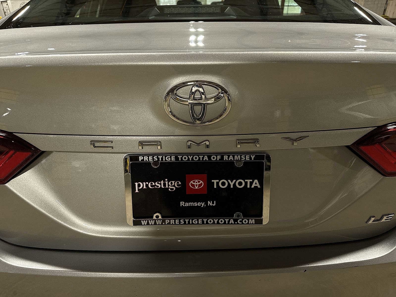 Thumbnail: 2021 Toyota Camry - 24