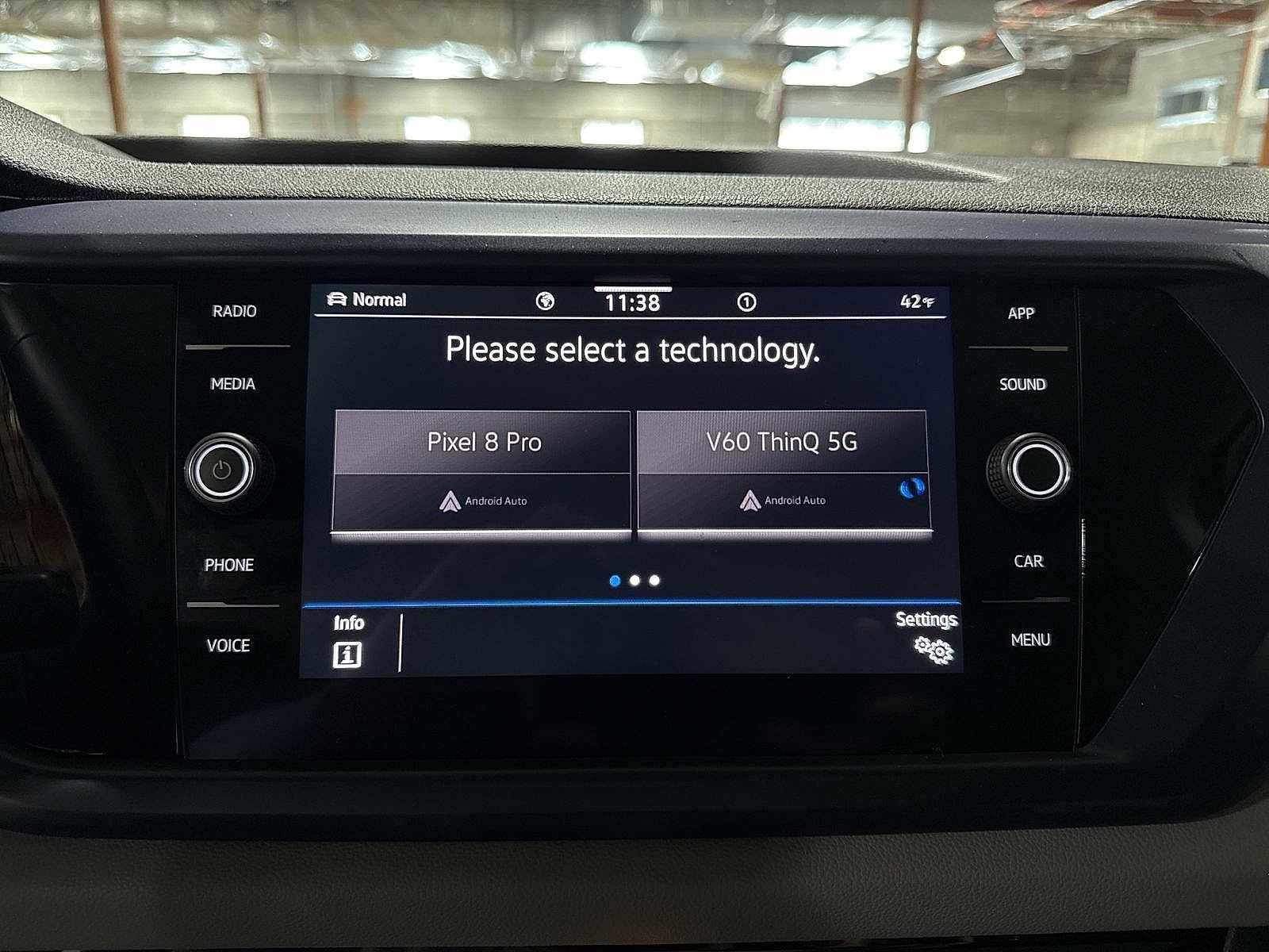 Thumbnail: 2022 Volkswagen Taos - 31