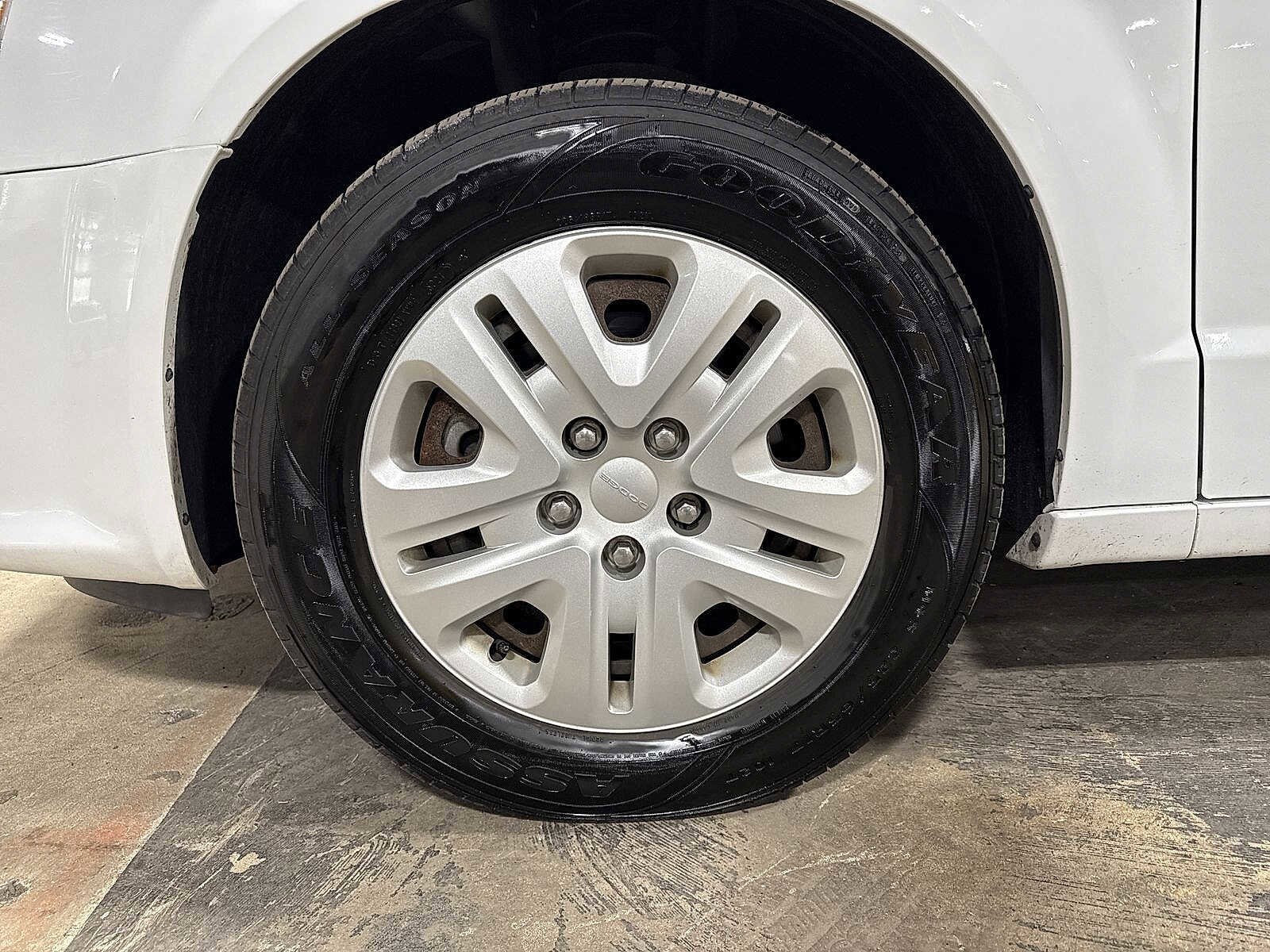 Thumbnail: 2019 Dodge Grand Caravan - 10