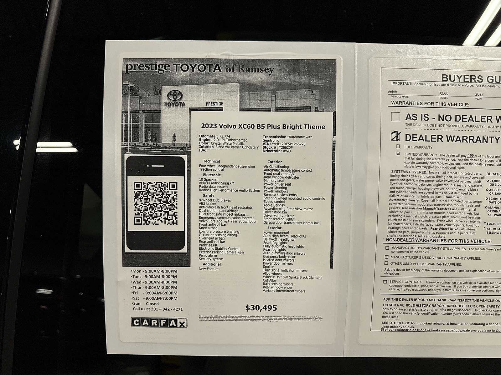 Thumbnail: 2023 Volvo XC60 - 13