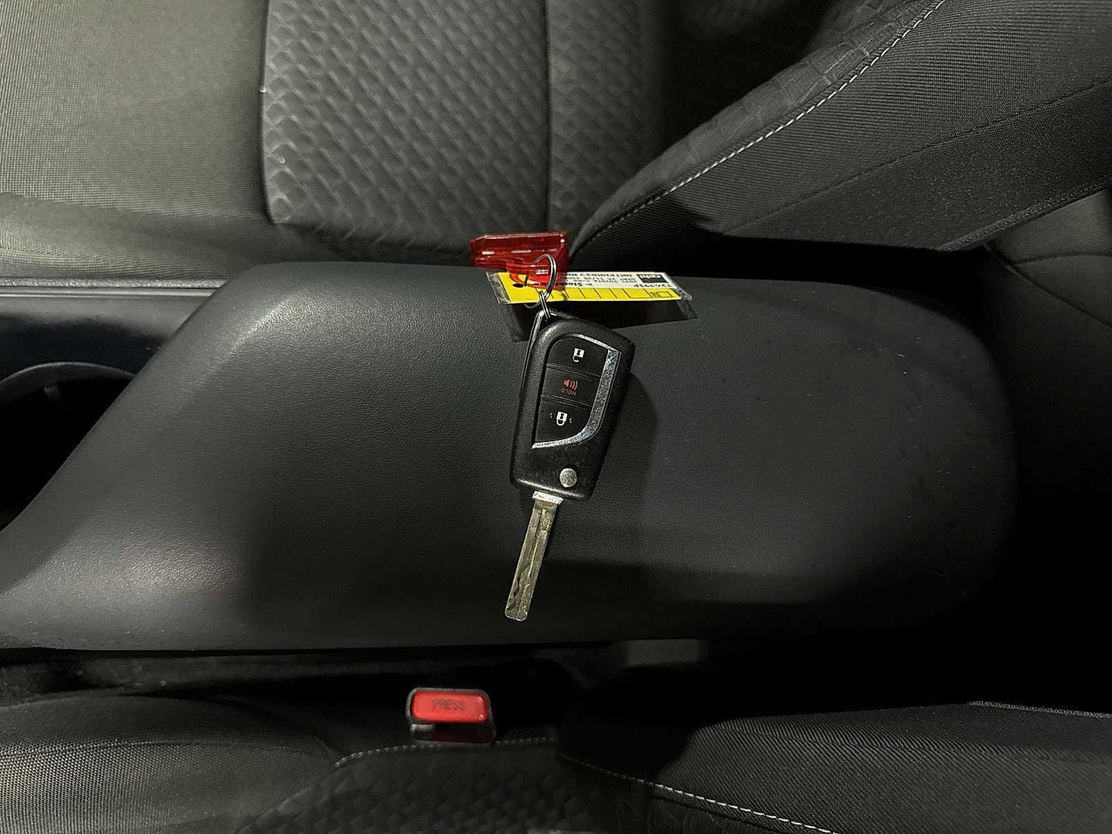 Thumbnail: 2021 Toyota C-HR - 30