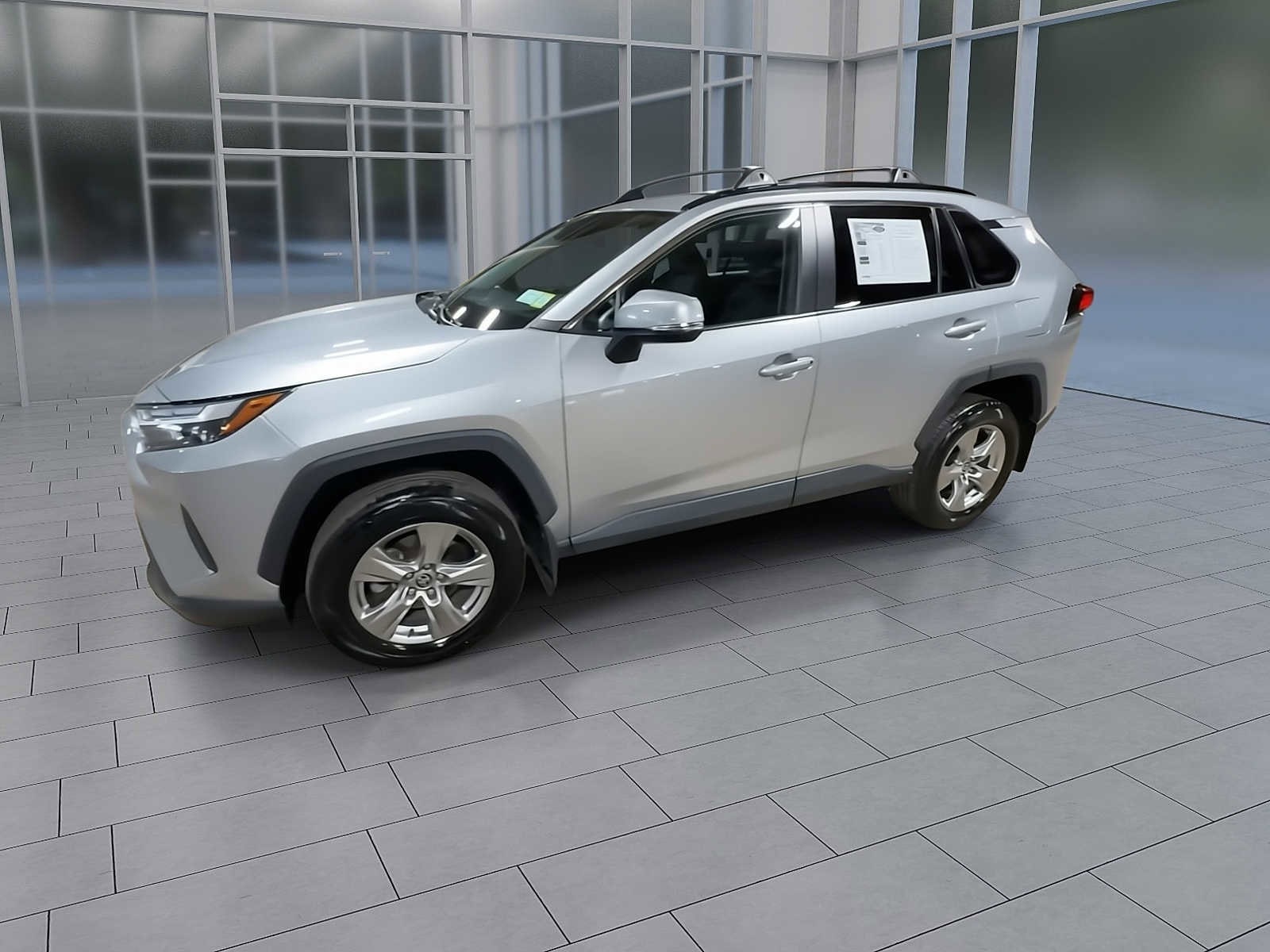 Thumbnail: 2022 Toyota RAV4 - 4
