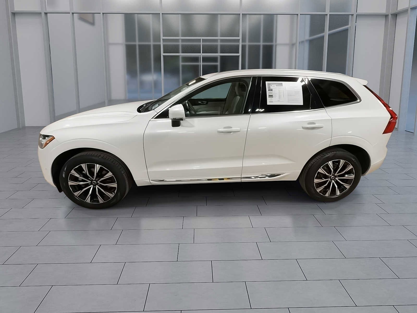 Thumbnail: 2023 Volvo XC60 - 5