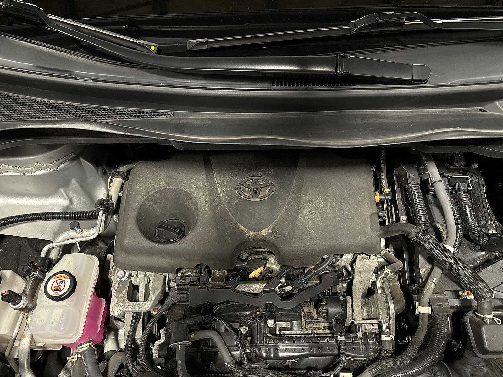 Thumbnail: 2021 Toyota Sienna - 12