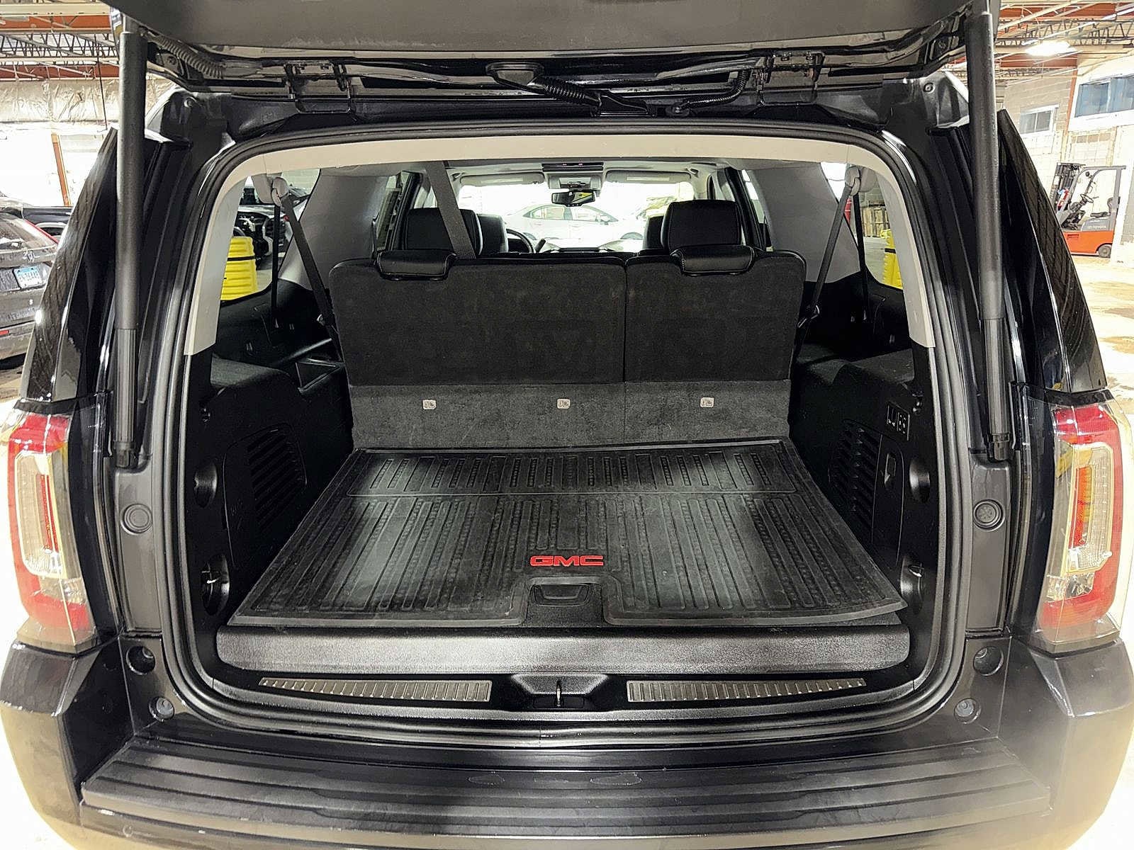 Thumbnail: 2020 GMC Yukon XL - 11