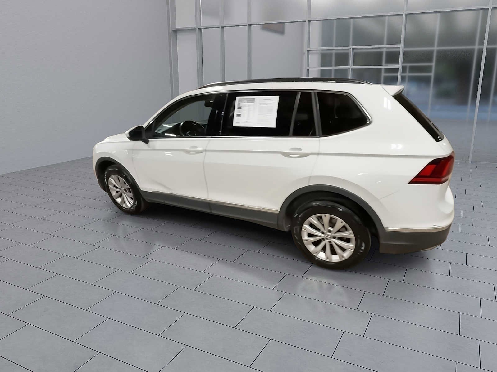 Thumbnail: 2018 Volkswagen Tiguan - 6