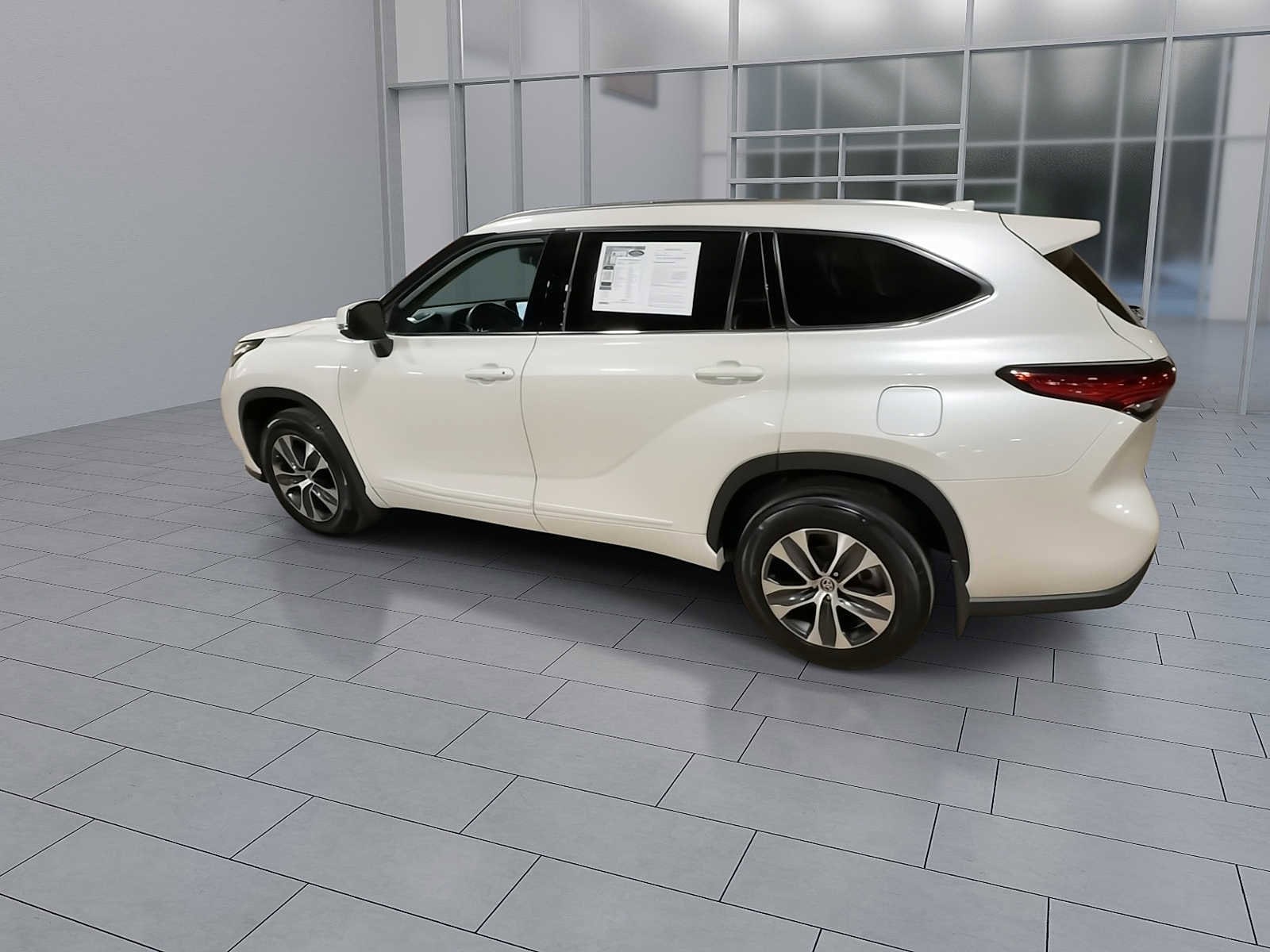 Thumbnail: 2021 Toyota Highlander - 6