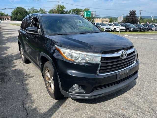 Thumbnail: 2015 Toyota Highlander - 3