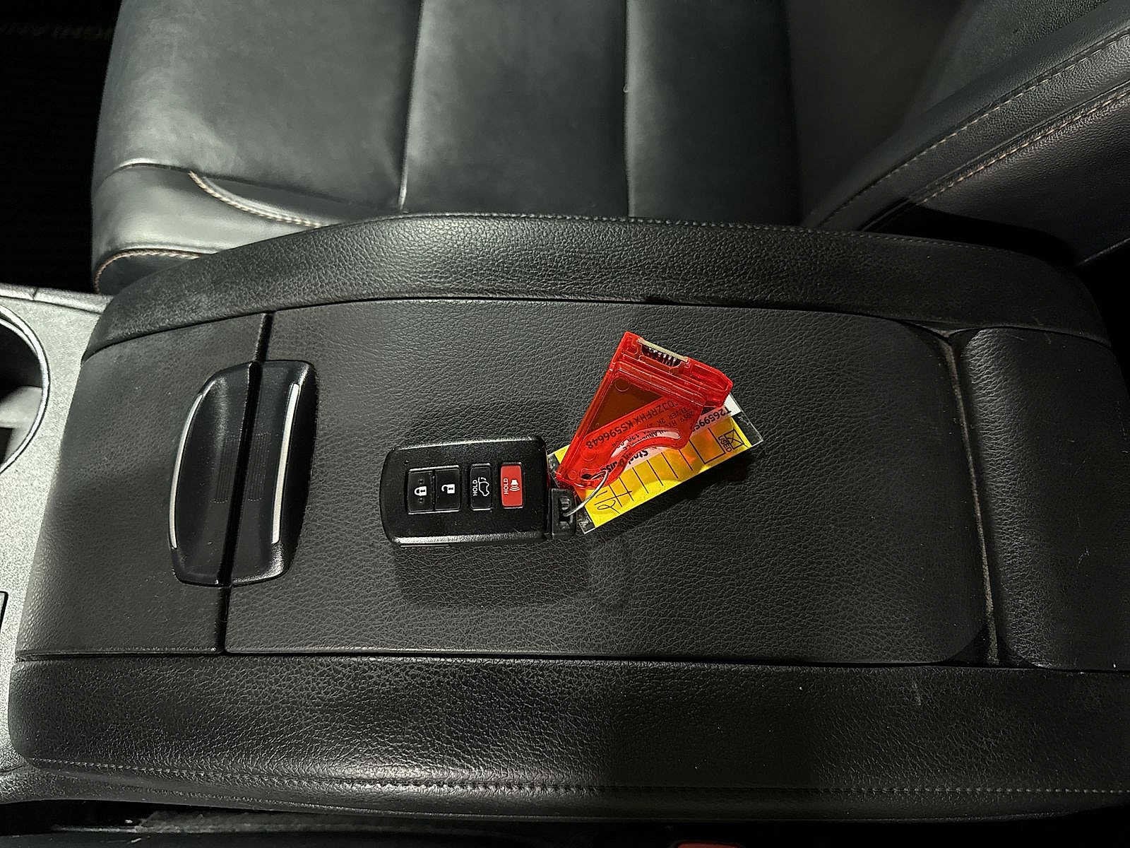 Thumbnail: 2019 Toyota Highlander - 35