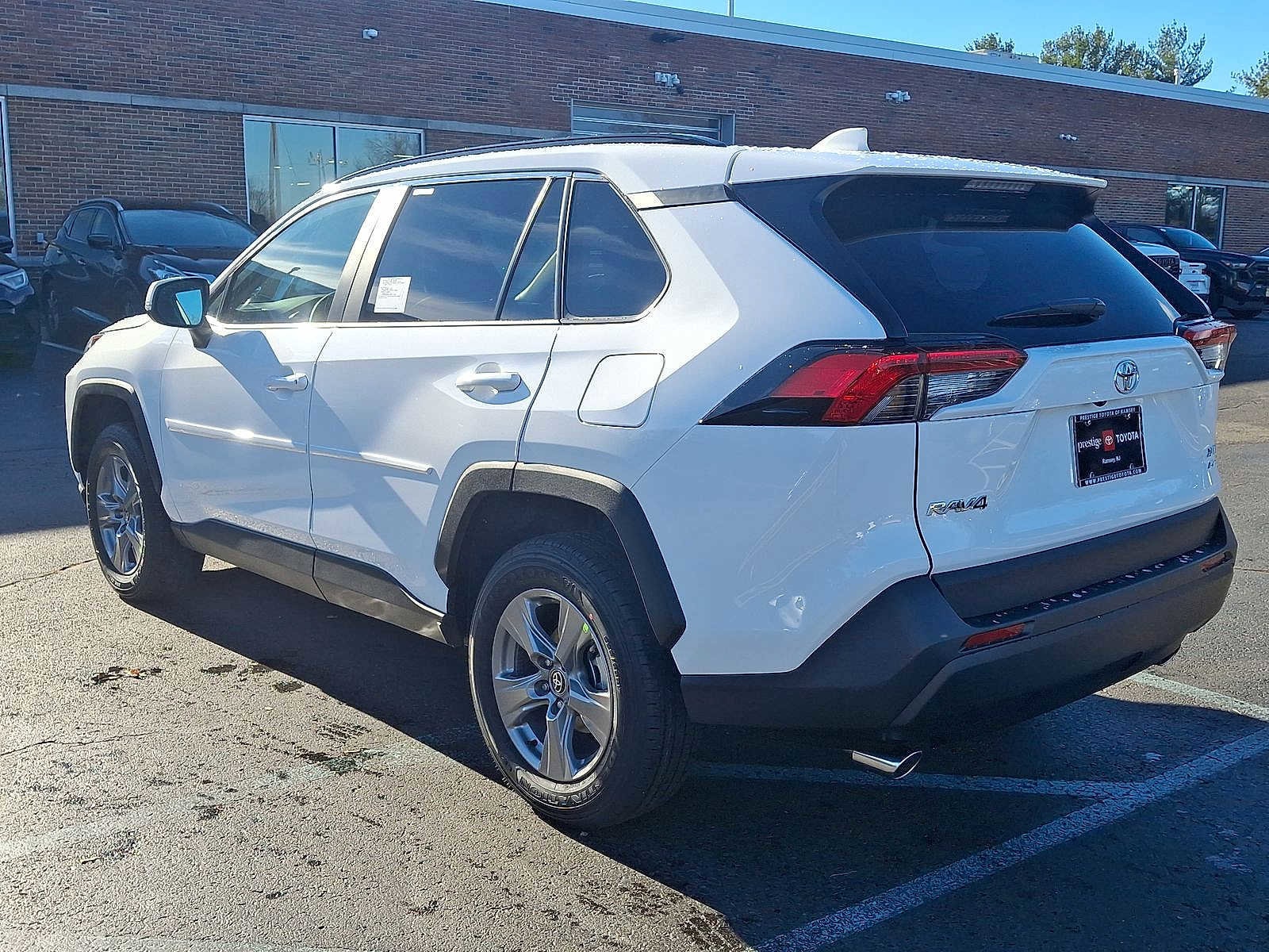 Thumbnail: 2025 Toyota RAV4 - 17