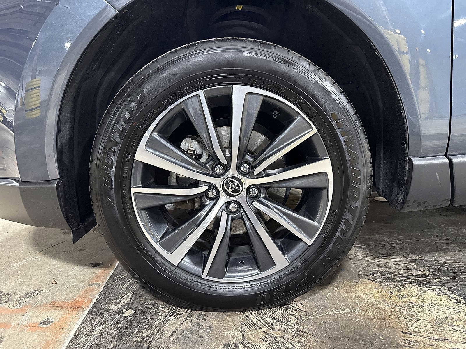 Thumbnail: 2023 Toyota Venza - 10