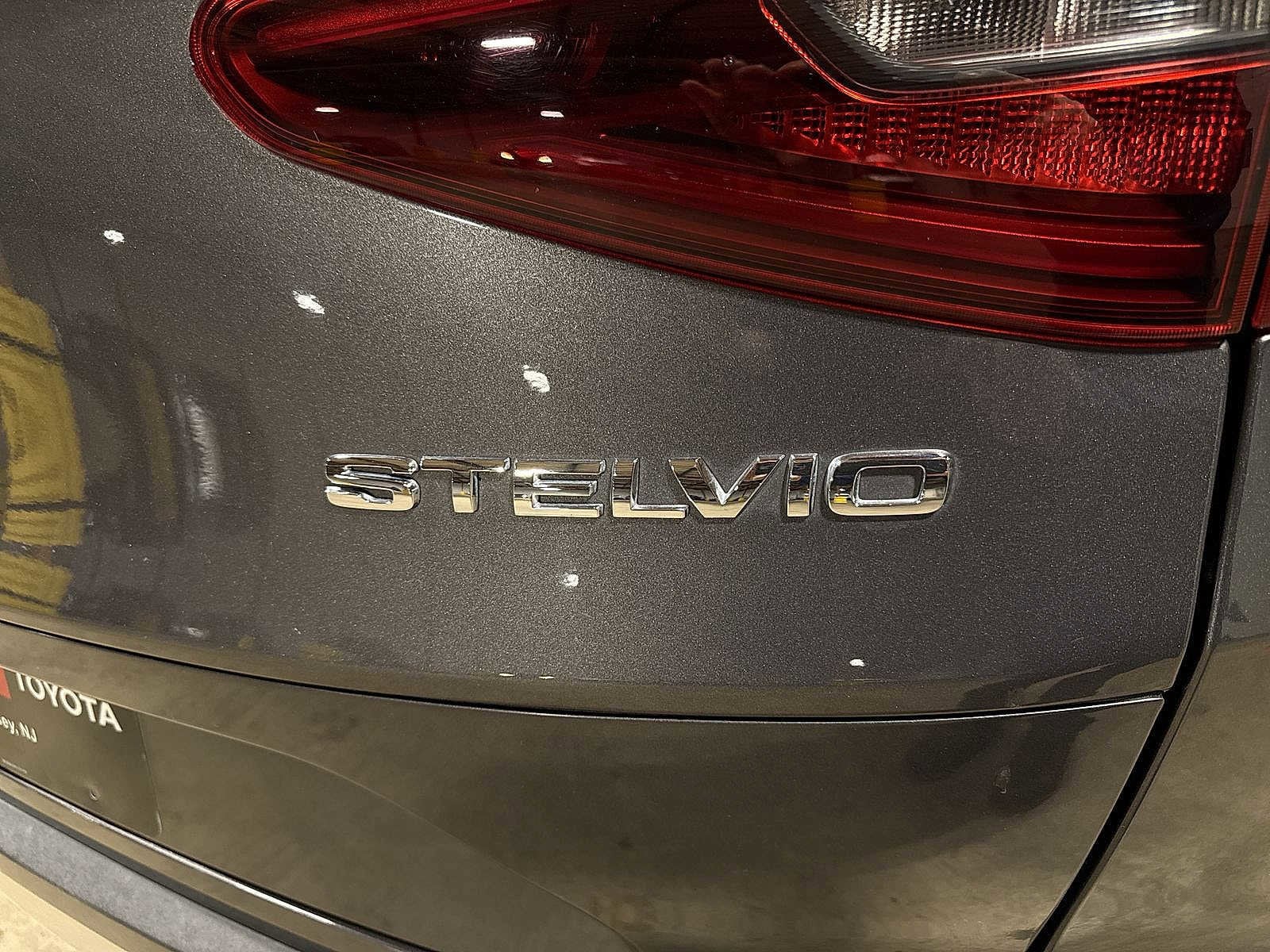 Thumbnail: 2018 Alfa Romeo Stelvio - 28