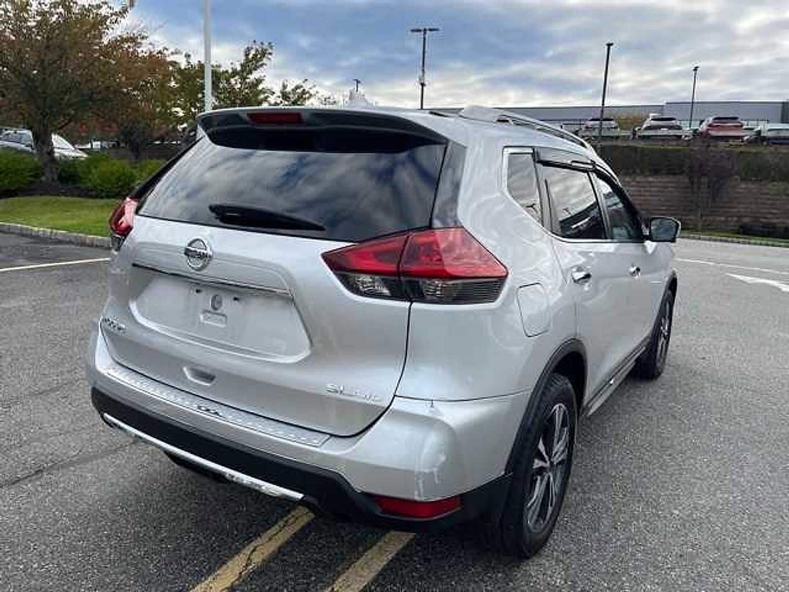 Thumbnail: 2018 Nissan Rogue - 4
