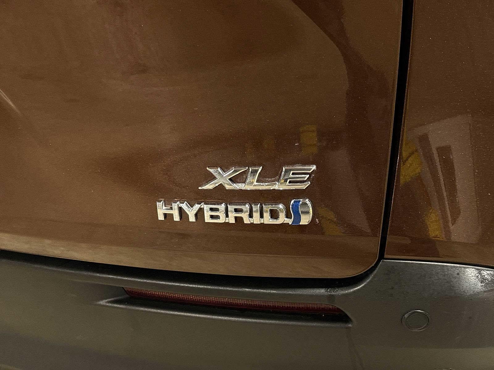 Thumbnail: 2023 Toyota Sienna - 29